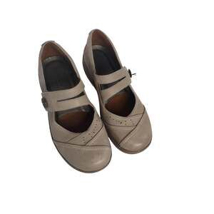 Aravon Mary Jane Shoes Womens Size 8 Beige Leather Stridarc Comfort Flats